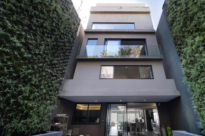 7 Bedroom Property for Sale in Bantry Bay Western Cape